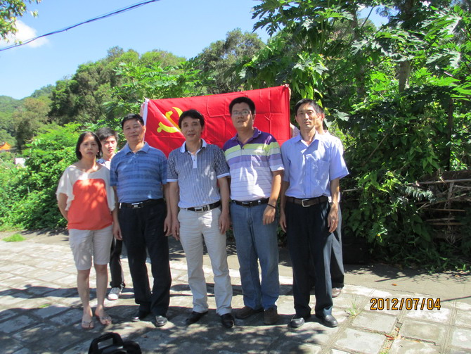 京师物业（第六支部）组织党员和入党积极分子参与“三打”“两建”做义工